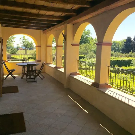 Le 5 Frecce Alloggio per agriturismo Cavour